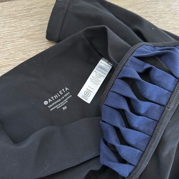 Athleta Salutation 7/8 Tight Black Navy Leggings XS - Picture 2 of 4